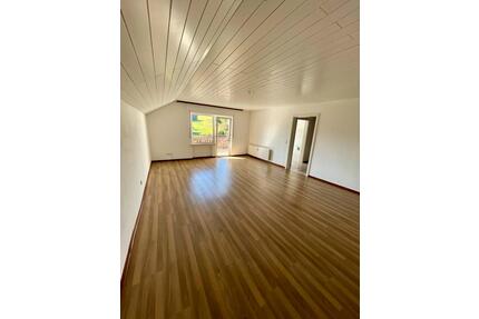 Schöne 3-Zimmer-Wohnung mit Balkon (95 m²) in Mengerschied - Simmern/Hunsrück
