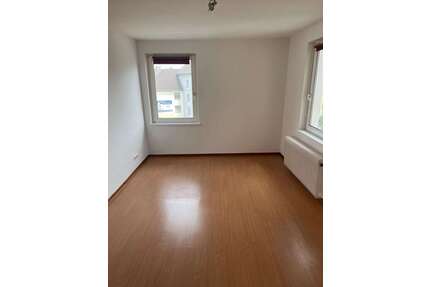 Wohnung zum Mieten in Solingen 450,00 € 66.9 m²