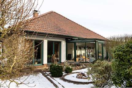 Haus zum Mieten in Delmenhorst 1.120,00 € 137 m²