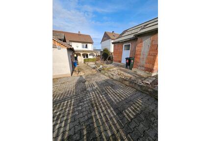 Doppelhaushälfte in ruhiger Lage, ohne Heizung - Schnaittenbach
