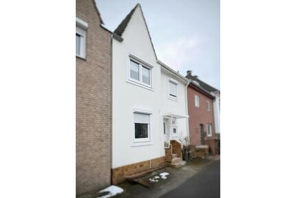 Kernsaniertes Reihenmittelhaus zu vermieten! - Bielefeld Schildesche