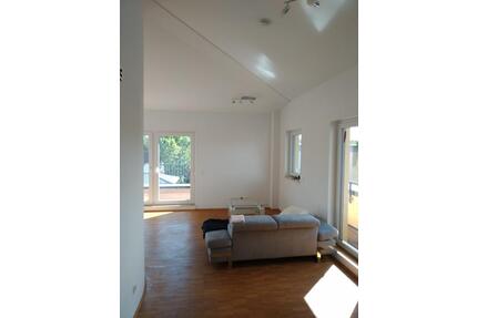 Modernes Penthouse-Glück in Frankfurt: 4 Zimmer, 2 Dachterrassen - Frankfurt am Main Niederrad