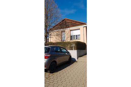 Schöne 2,5-Zimmer Wohnung mit Balkon in Niefern-Öschelbronn