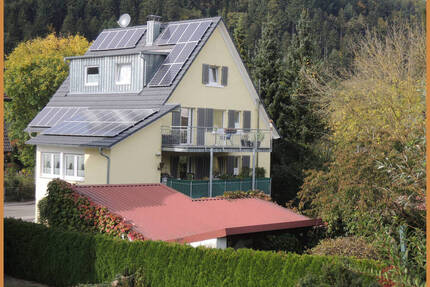 Eine Investition mit Zukunft: Vollmodernisiertes Wohn- und Geschäftshaus auf großzügigem Grundstück! - Zell am Harmersbach