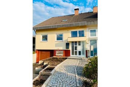 Sonnige Doppelhaushälfte mit Garten und Garage - Heubach