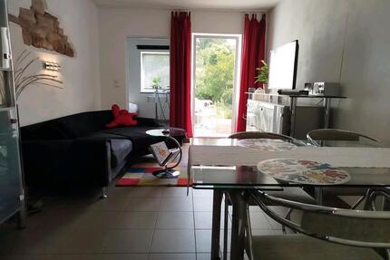 Schwalbach-Hülzw.: Haus, 1 bis 4 Wohnungen mögl., 473 m² Grund