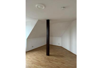 Schöne 1-Zimmer-Dachgeschosswohnung in Hannover-List zu vermieten