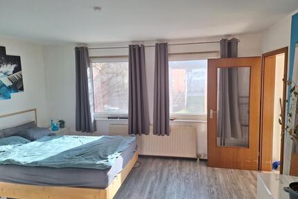 Zentrale 1,5 Zimmer Wohnung mit Terrasse und Gartennutzung - Barsinghausen