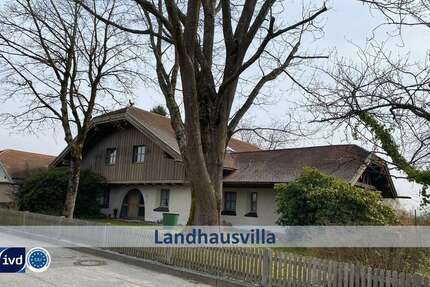 Haus zum Kaufen in Salzweg 749.000,00 € 278 m²