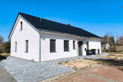 Neuwertiges Einfamilienhaus (BJ 2022) - Isernhagen