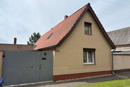 Haus zum Kaufen in Südliches Anhalt 95.000,00 € 98 m²