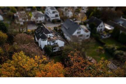 Haus zum Kaufen in Ratingen-Hösel 1.200.000,00 € 364 m²