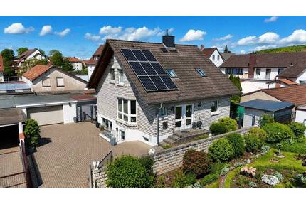 Charmantes Einfamilienhaus mit Photovoltaik, Kaminofen und gepflegtem Garten in Northeim
