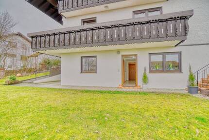 Helle 2,5-Zimmer-Souterrainwohnung mit Fernblick - Berkheim