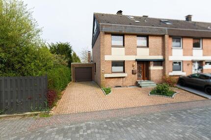 Im Bieterverfahren: „Gepflegtes Reihenendhaus in Sonsbeck“ Privat