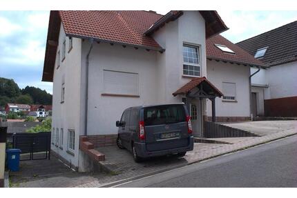 Möblierte 3-Zi.-DG-Wohnung, 95 m², große Dachterrasse, 66851 Bann - Queidersbach