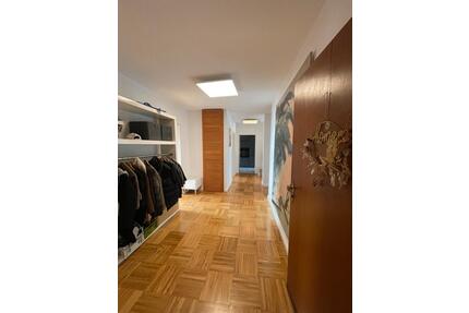 Große 4-Zimmer-Wohnung mit überdachtem Balkon - Graben-Neudorf