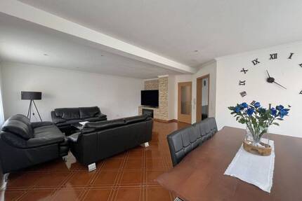 Familienschatz in Bruchsal-Helmsheim - lichtdurchflutetes und modernes Einfamilienhaus in bester Lage