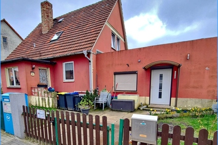Schickes Häuschen für Liebhaber dörflicher Idylle - Völpke