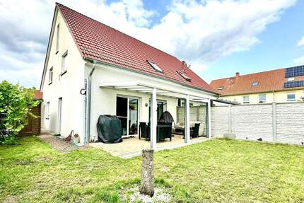 Familienfreundliches Wohnen - moderne Doppelhaushälfte von 2011 in ruhiger Lage ! - Langenhagen Kaltenweide