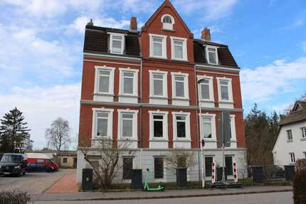 Haus zum Kaufen in Kiel- Hassee 849.000,00 € 494 m²
