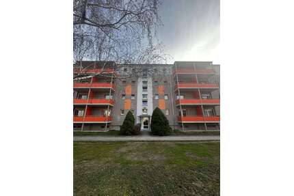 Wohnung zum Mieten in Weißenfels 305,58 € 50.93 m²