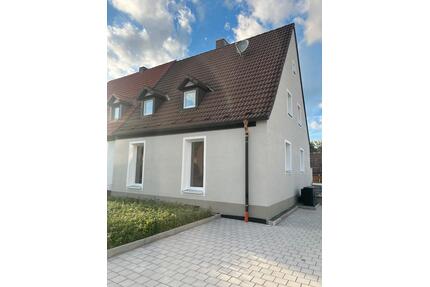 Neu sanierte DHH in Allersberg, Wärmepumpe, 5 Zi S-Bahn nach Nbg.
