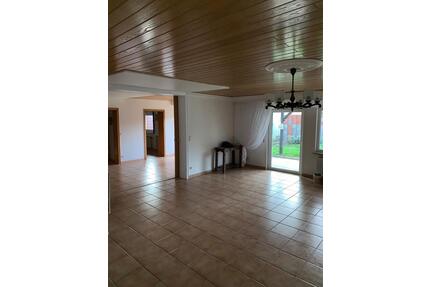 Doppelhaushälfte 146 qm 5 Zimmer direkt in Moringen