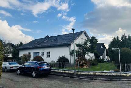 Haus zum Kaufen in Wettstetten 1.160.000,00 € 240 m²