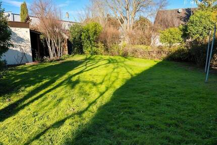 Großes Grundstück - ideal für Neubau oder umfassende Sanierung - Königsbrunn