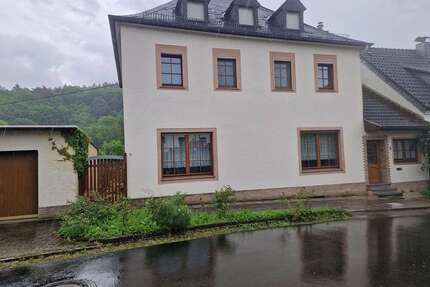 Haus zum Kaufen in Üxheim 220.000,00 € 160 m²