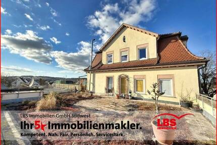 Rarität! 4-Zimmer Wohnung mit 200 m² großer Dachterrasse, EBK und Garage - Stetten