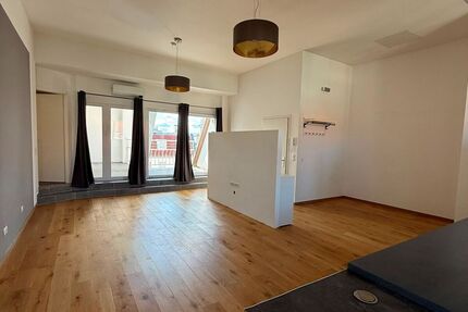 Über den Dächern von Berlin - Exklusive 2-Zimmer-Dachgeschosswohnung mieue Immobilie
