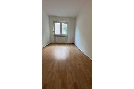 3 ZKB, 2 Balkon 1.OG re Metzerstr. 28, 66117 Saarbrücken
