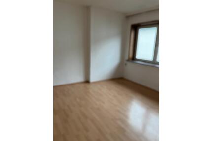 Wohnung für Groß Familie - 1.785,00&nbsp;EUR Kaltmiete, ca.&nbsp; 140,00&nbsp;m&sup2; in Siegen (PLZ: 57072)