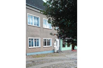 Ruhige, sonnige 4-Zimmer-Wohnung in Tribsees mit Kamin