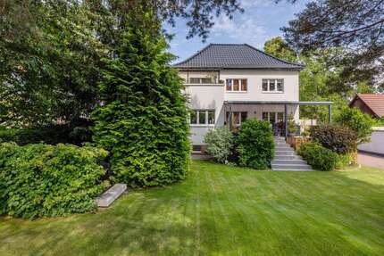 Haus zum Kaufen in Falkensee 970.000,00 € 228 m²