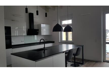 Erstbezug: Moderne, energieeffiziente Wohnung mit EBK, Balkon, FBH - Hof Altstadt