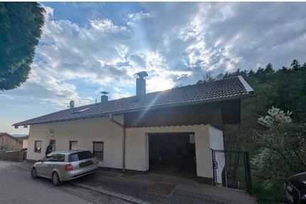 Einfamilienhaus - 159.000,00&nbsp;EUR Kaufpreis, ca.&nbsp; 130,00&nbsp;m&sup2; in Winzer (PLZ: 94577)