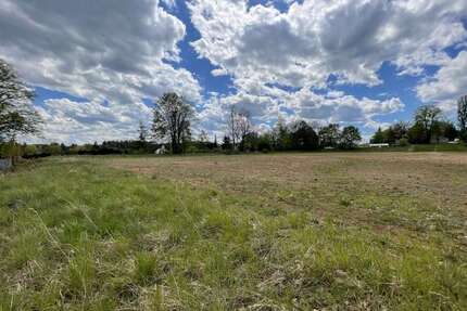 Grundstück zu verkaufen in LichtensteinSachsen 91.295,00 € 589 m² - Lichtenstein/Sachsen