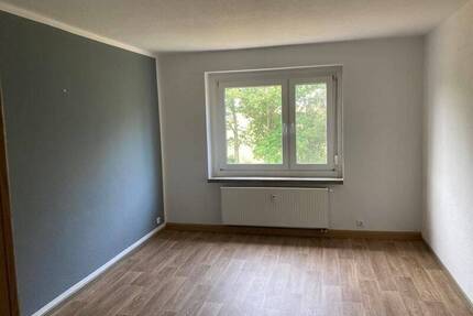 Vermietete 3-Zimmer mit Einbauküche und Wannenbad in ruhiger Lage! - Gersdorf b Hohenstein-Ernstthal
