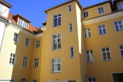 Ab Mitte Mai 2026: 2-Zimmer-Wohnung mit separater Küche & Bad mit Wanne * PKW-Stellplatz möglich - Meißen