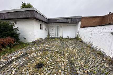 Haus zum Kaufen in Kaarst 630.000,00 € 280 m²