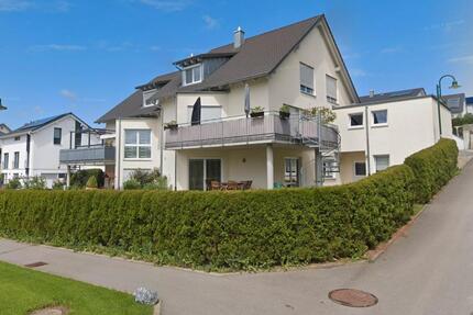 Helle 4-Zimmer Doppelhaushälfte (137m²) mit Balkon & Doppelgarage - Mietingen