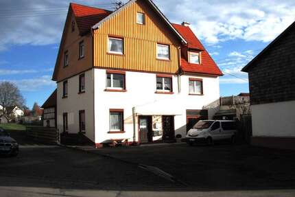 Haus zum Kaufen in Bad Urach.Hengen 308.000,00 € 228 m²