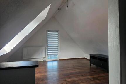 Wir vermieten eine 2,5 Zimmer DG-Wohnung - Berglen