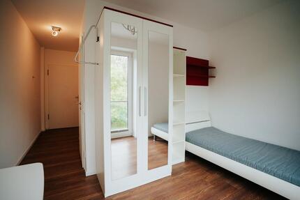 1 Zi 30m² Studenten Azubi Wohnung möbliert am Wasser modern in Kiel City Innenstadt