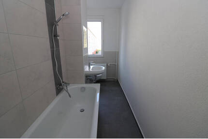 Verdammt ich lieb dich...neu sanierte 3-RW mit Wanne & Balkon!!! - Freiberg