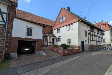 Denkmalgeschütztes Anwesen in gesuchter Lage - Waldeck Sachsenhausen