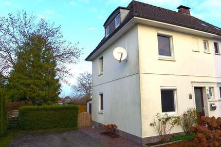 Modernisierte Doppelhaushälfte mit Garten in guter Wohnlage - Varel